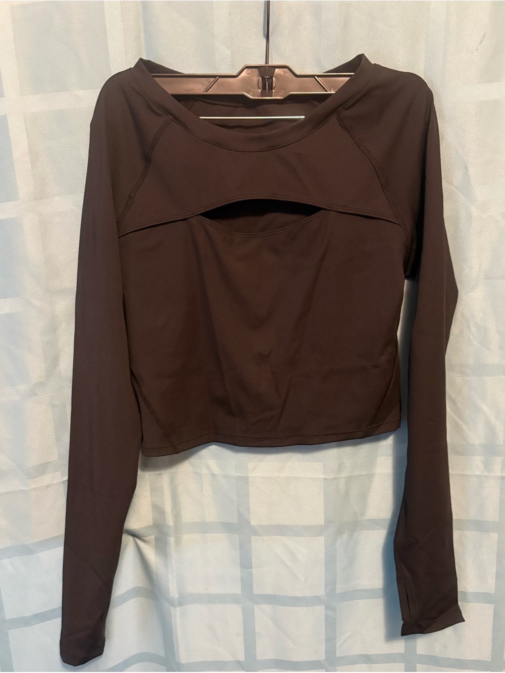 HALARA Black Long-Sleeve Crop Top with Front Cutout and Thumbholes